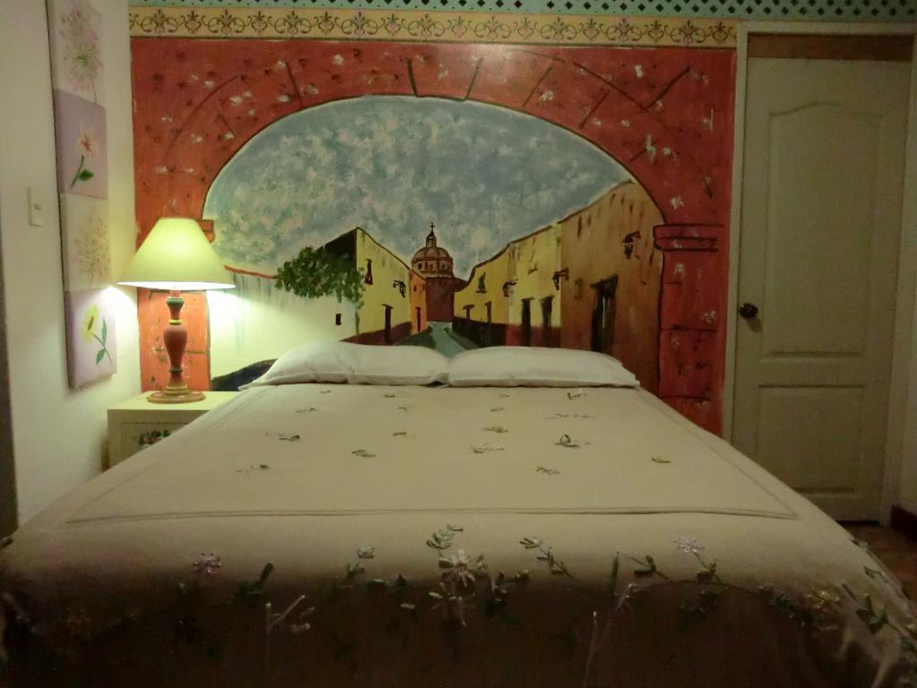 Hotel Casa Del Misionero San Miguel de Allende Ngoại thất bức ảnh