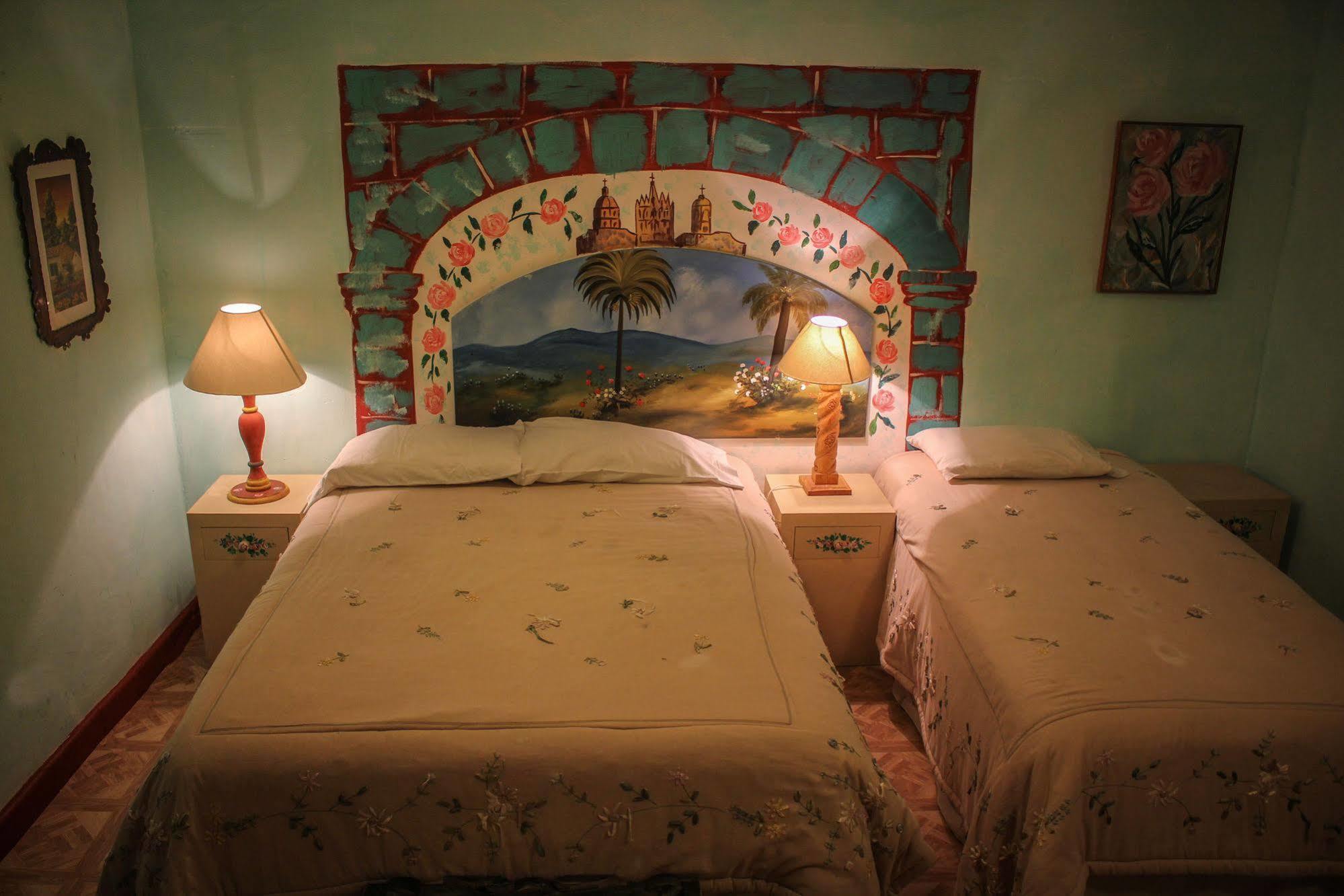 Hotel Casa Del Misionero San Miguel de Allende Ngoại thất bức ảnh